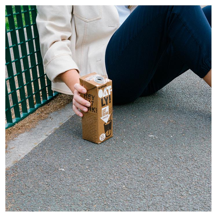 Oatly chocolate oat drink 1L, UK version