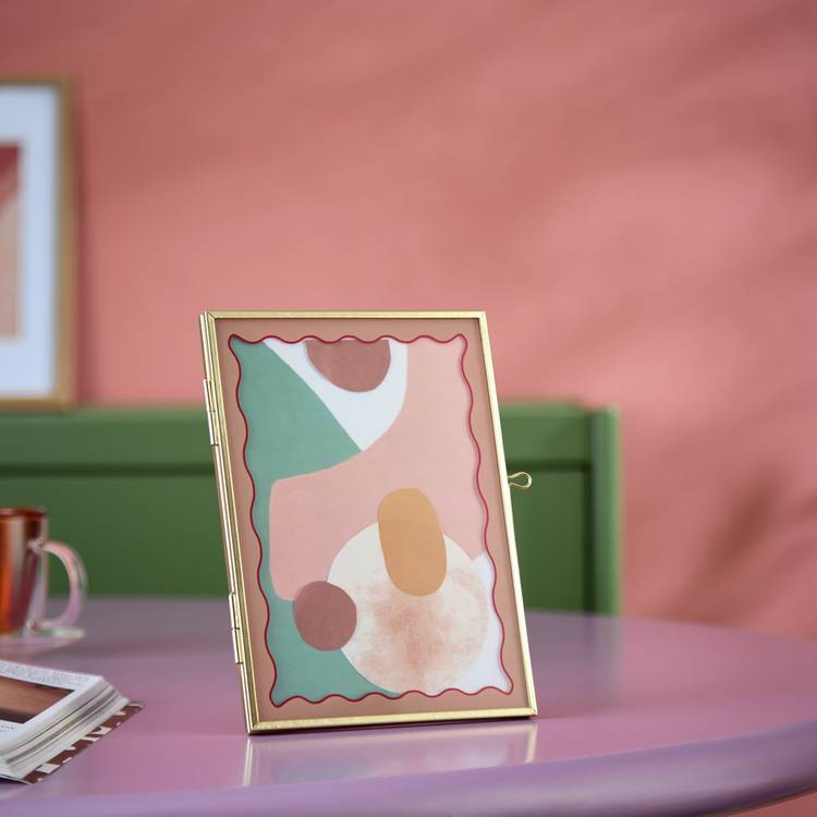 Habitat wavy pink metal picture frame 5x7 inch, imported from the UK