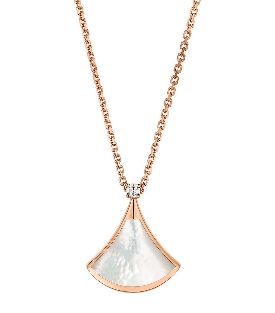 Bvlgari Divas' Dream necklace in rose gold and mother-of-pearl, UK version