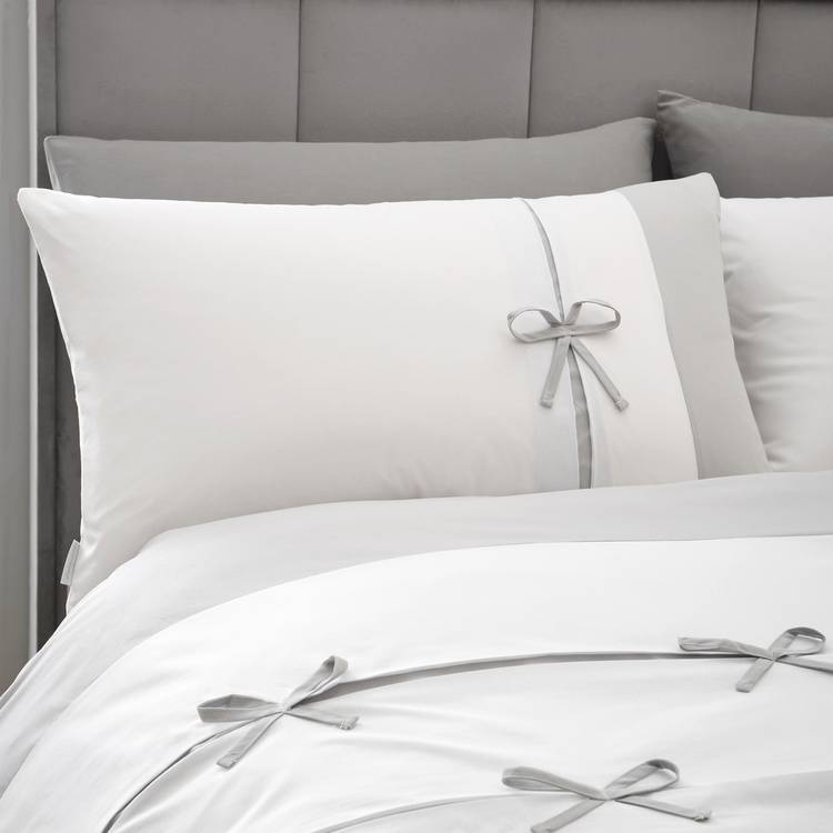 Catherine Lansfield Milo Bows white bedding set double - British product