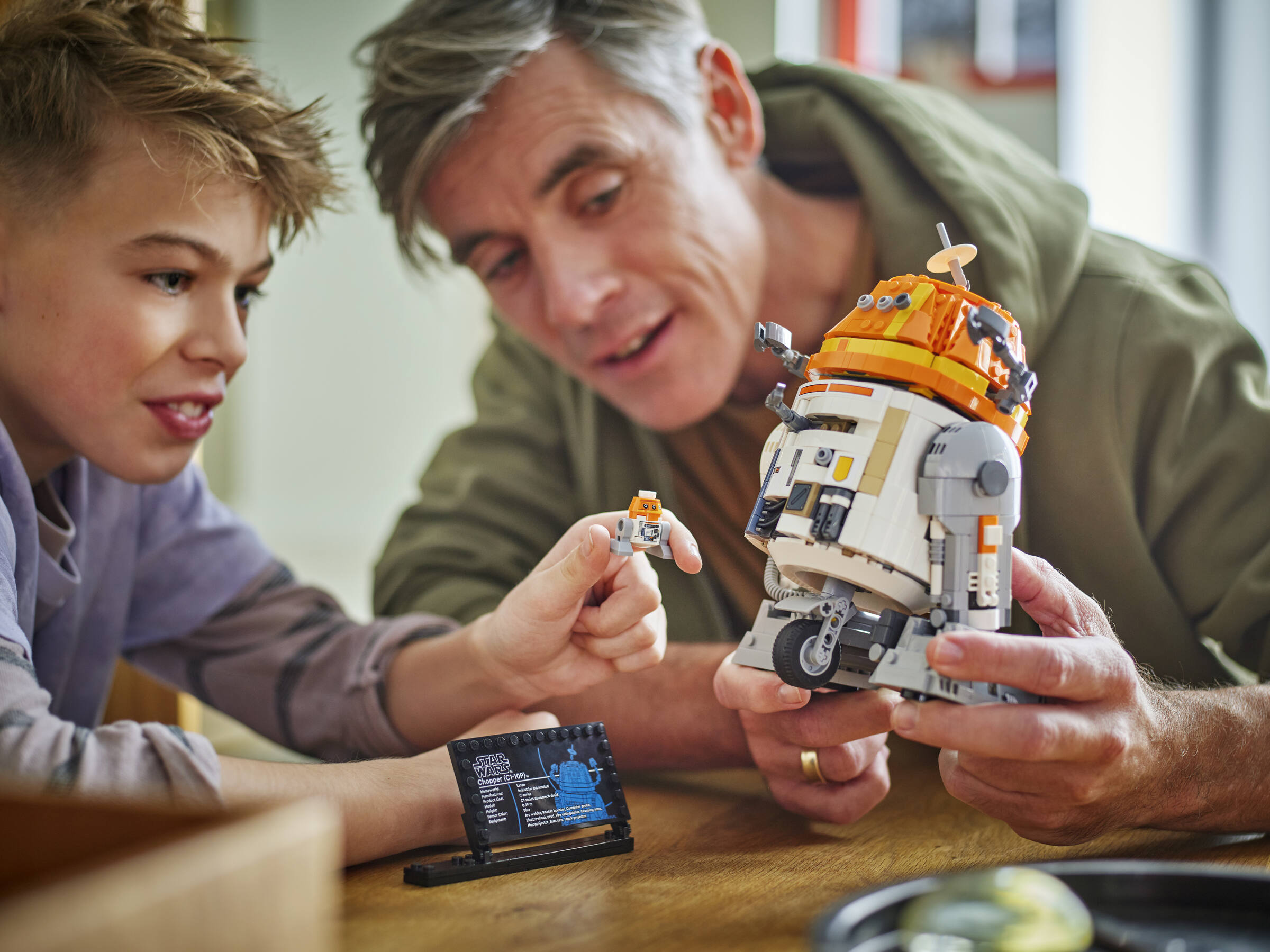 LEGO Chopper Astromech Droid 1039 Piece Building Set - British product