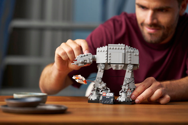 LEGO Star Wars AT-AT building set 525 pieces (British brand)