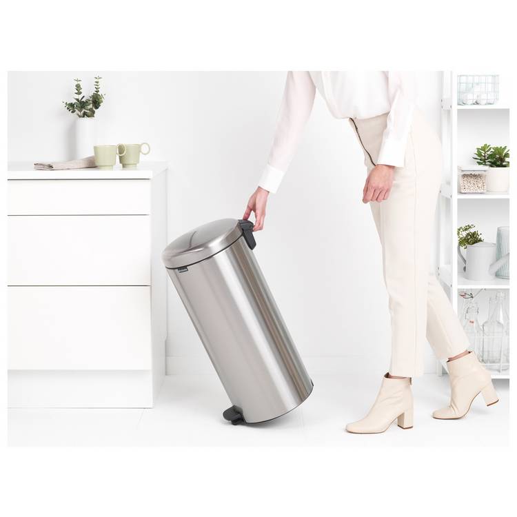 Brabantia New Icon 30 litre steel pedal bin (British brand)