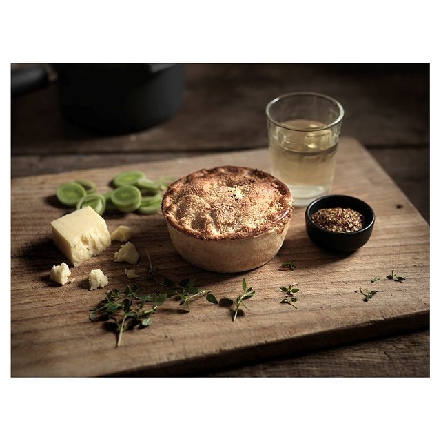 Pieminister Free Ranger Chicken Ham & Leek Pie   270g GOODS M&S   