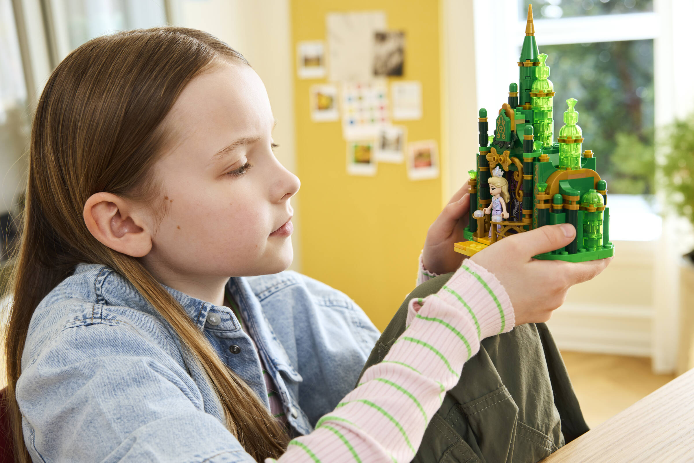 LEGO Emerald City and Kiamo Ko Castle 860 pieces - British product