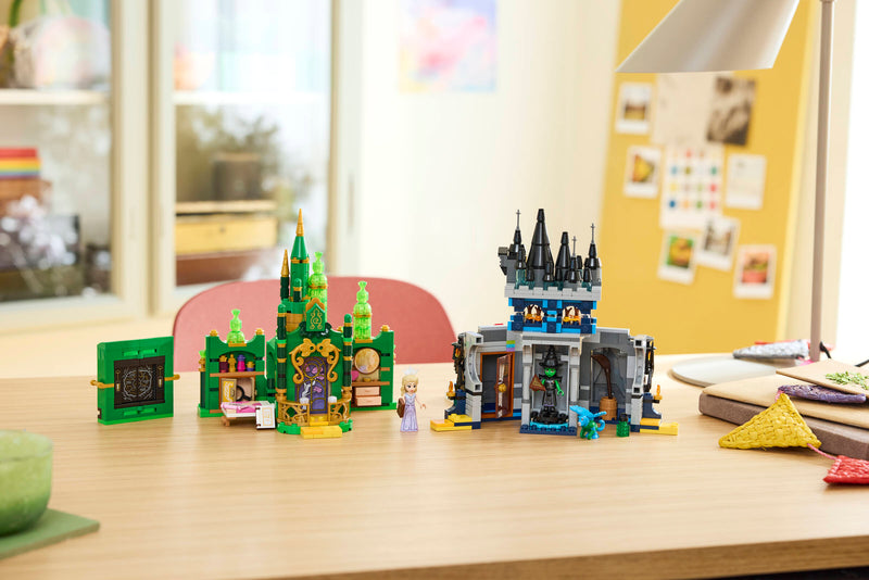 LEGO Emerald City and Kiamo Ko Castle 860 pieces - British product