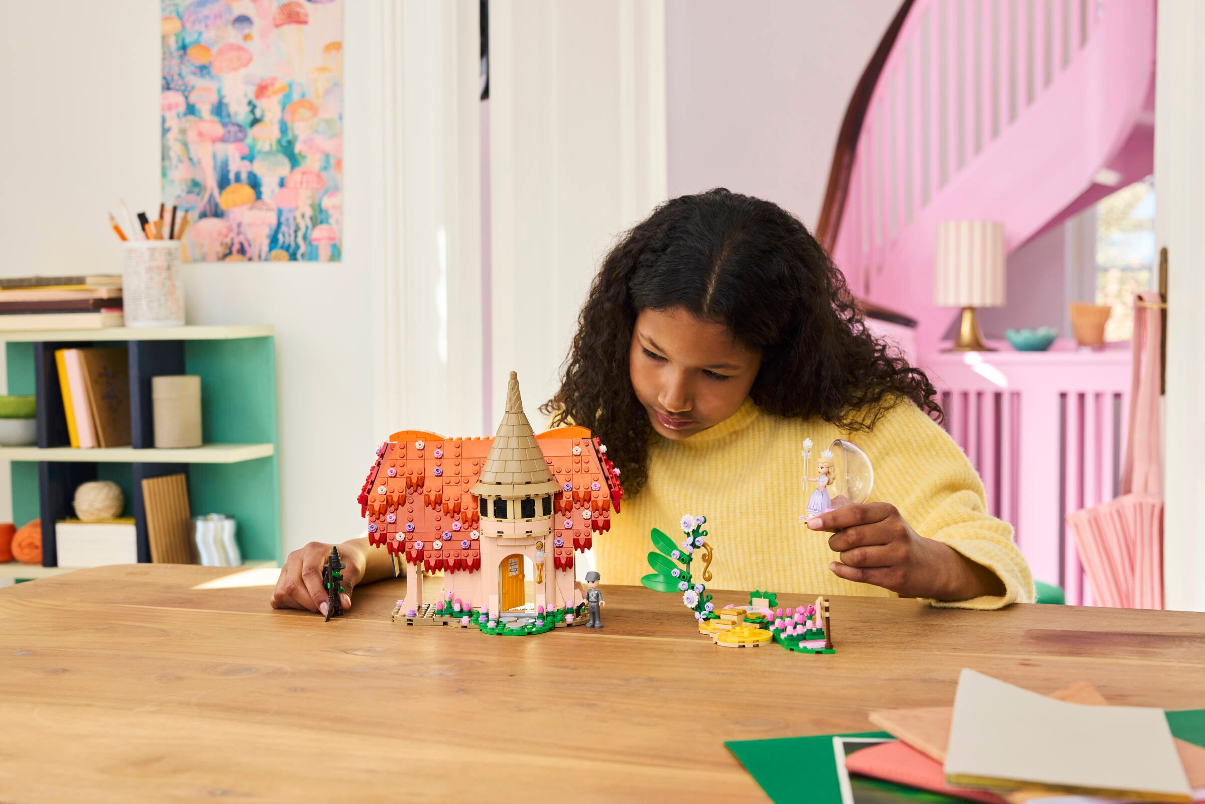 LEGO Building Set Glinda and Elphaba Visit Munchkinland 744 Pieces, UK version
