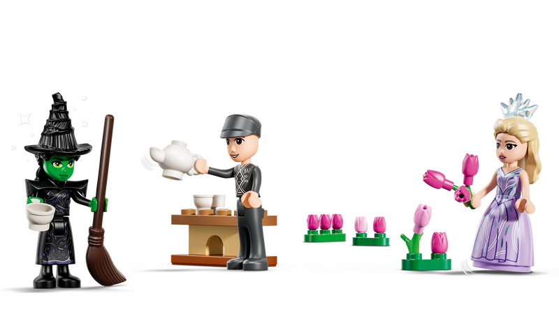 LEGO Building Set Glinda and Elphaba Visit Munchkinland 744 Pieces, UK version