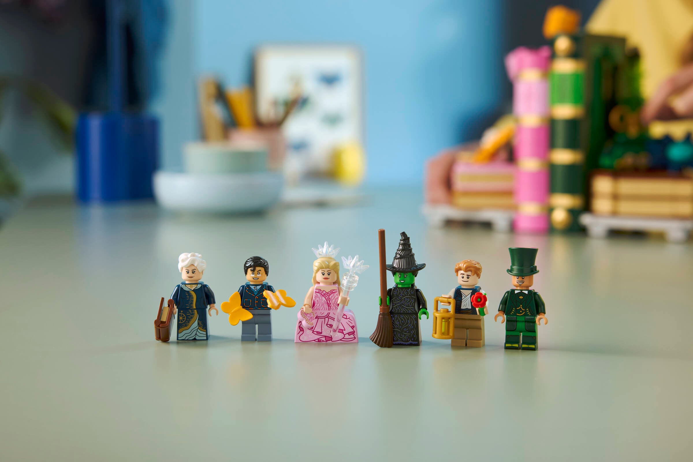 LEGO Glinda & Elphaba Bookends 1327 piece set, UK version