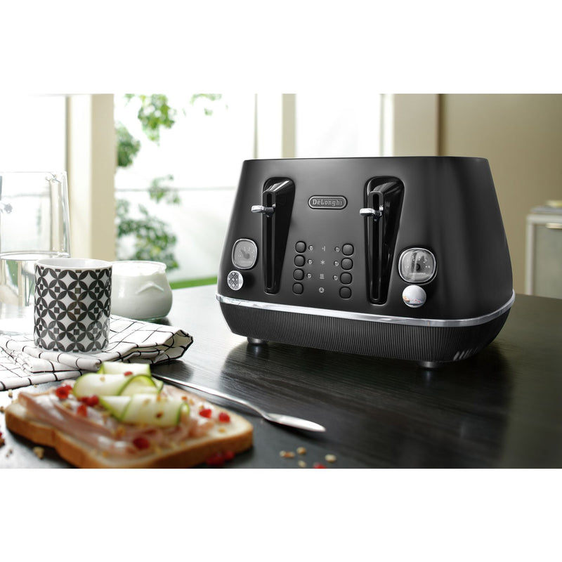 De'Longhi black 4 slice toaster - British product