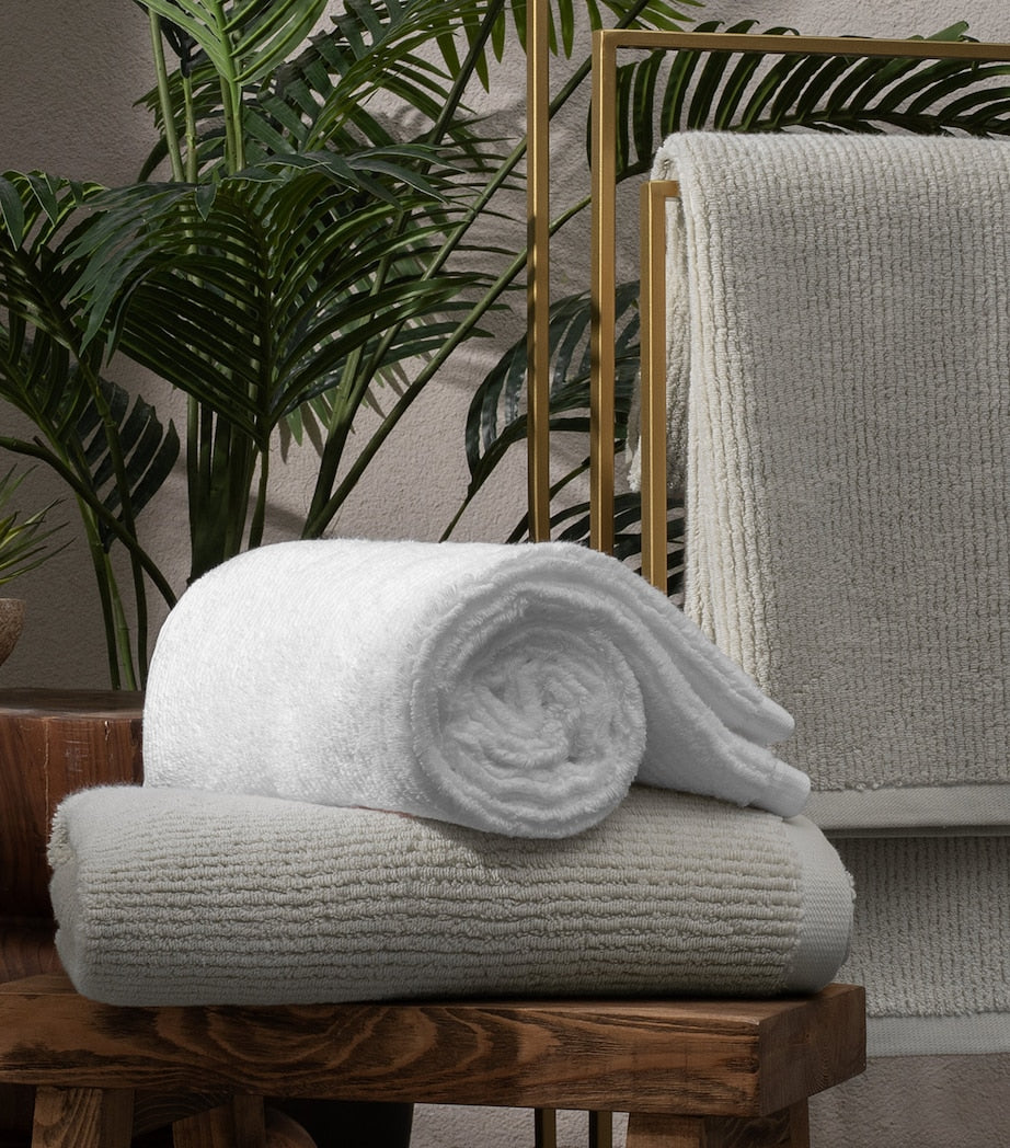 Hamam organic cotton Raya hand towel 50x100cm, imported from the UK