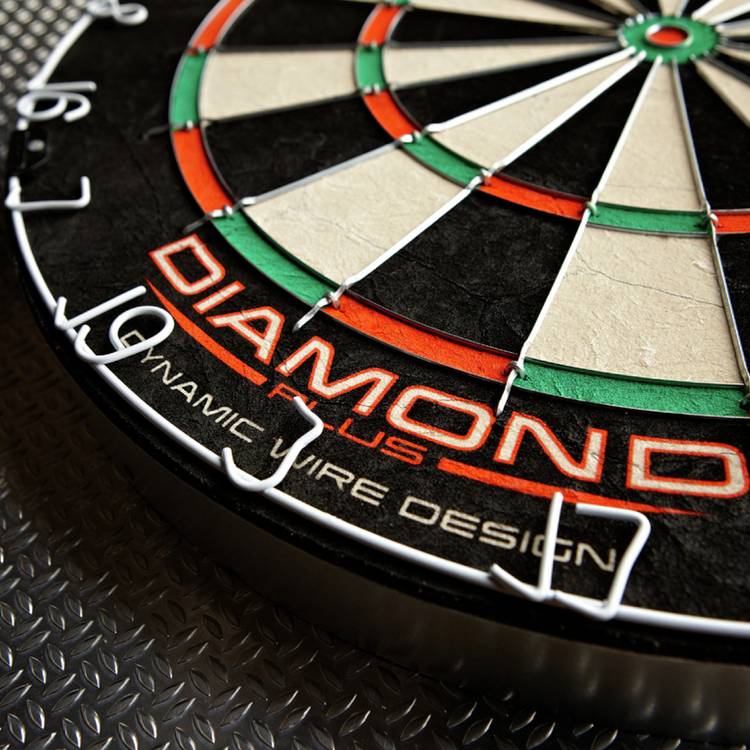 Winmau Diamond Plus dartboard set 45cm with darts, imported from the UK
