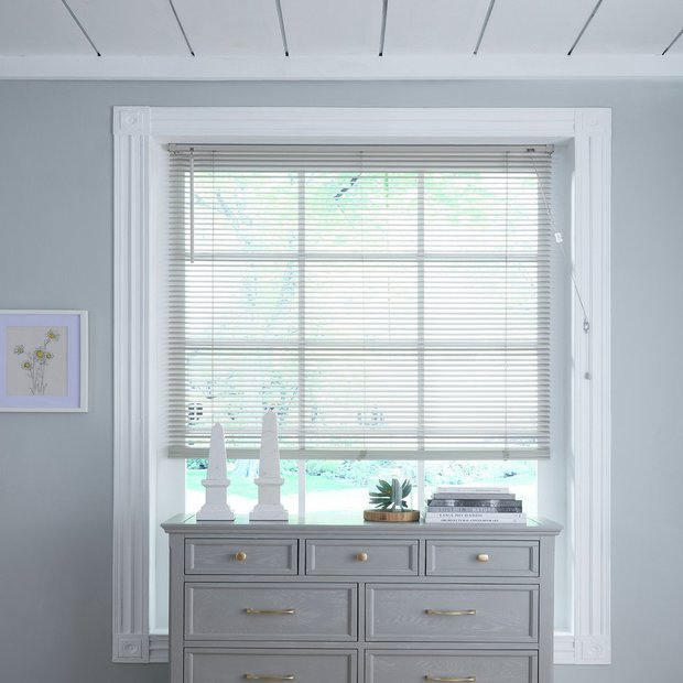 Little Black Book basswood grey venetian blind 60cm (British brand)