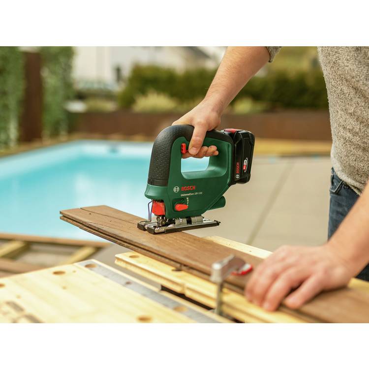 Bosch UniversalSaw 18V-100 cordless jigsaw, UK version