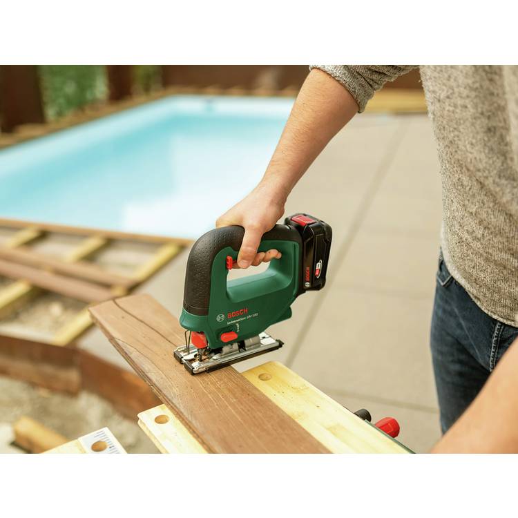 Bosch UniversalSaw 18V-100 cordless jigsaw, UK version