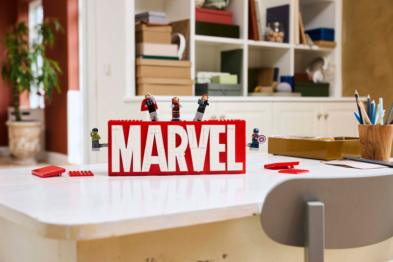 LEGO MARVEL Display Set 931 pieces, imported from the UK