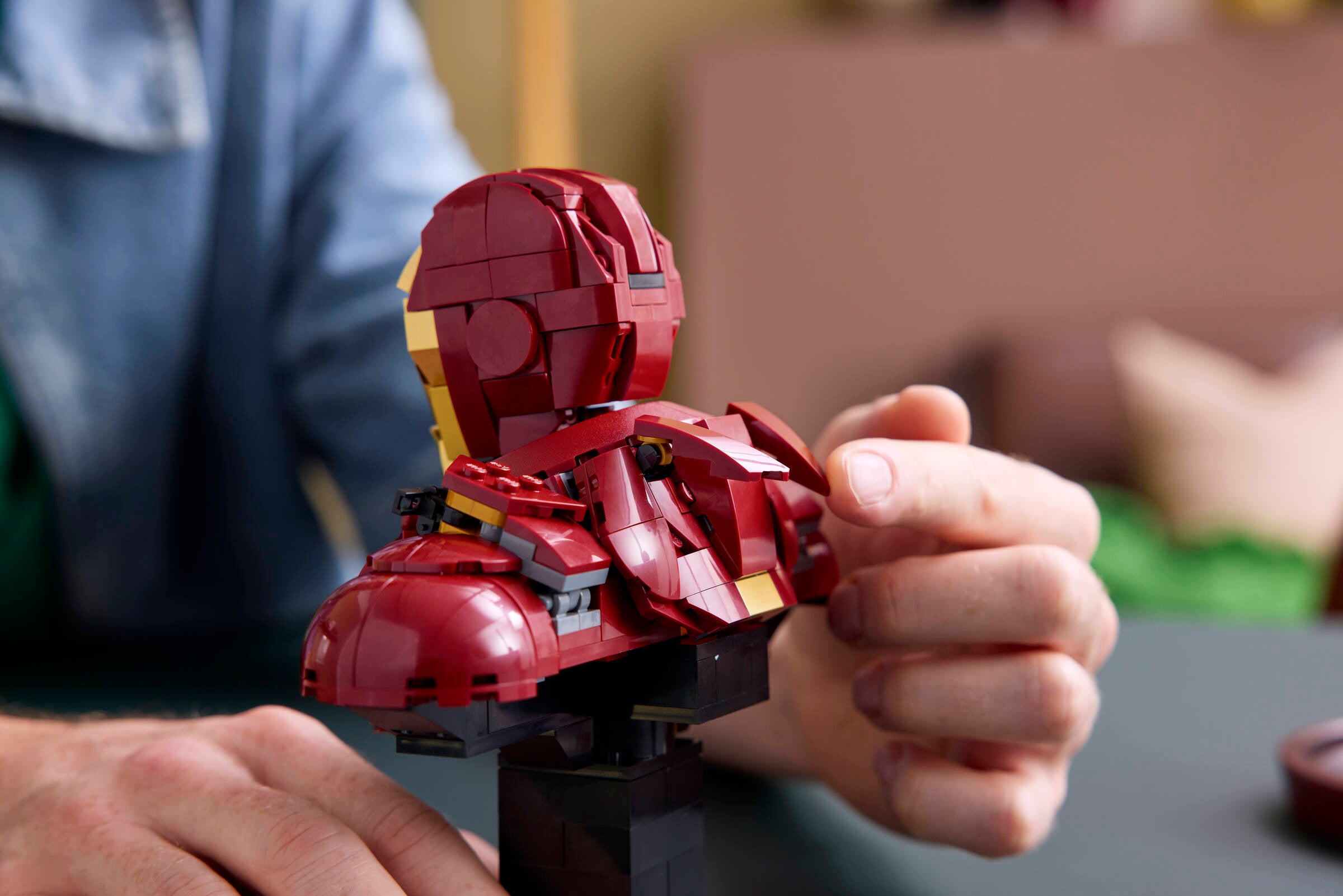 LEGO Iron Man MK4 Bust 436 Pieces, imported from the UK
