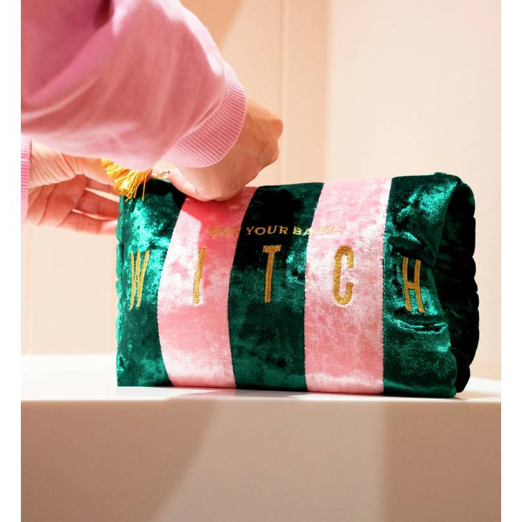 Wicked bathing gift set with shower gel body puff and wash bag - British product