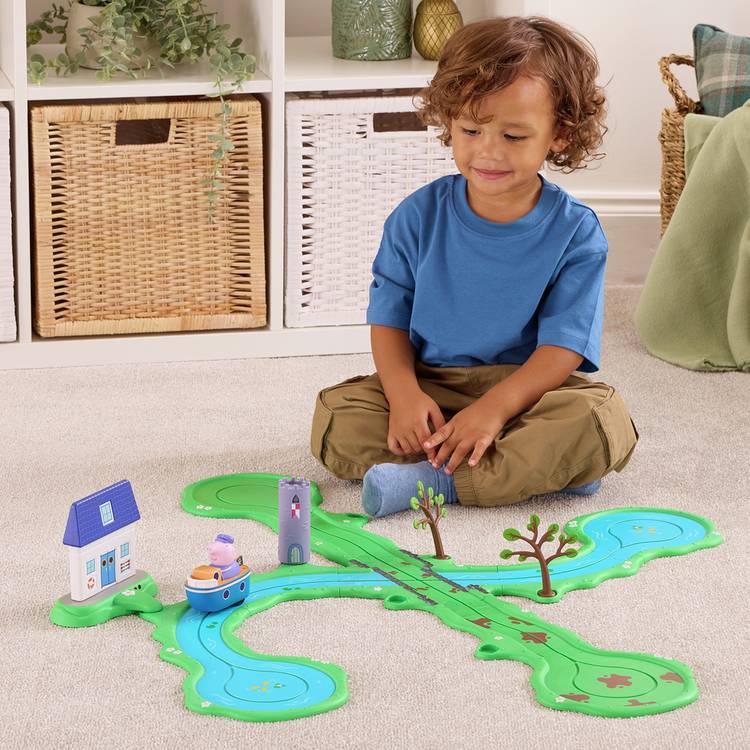 Peppa Pig Whizz Around boat playset, UK version