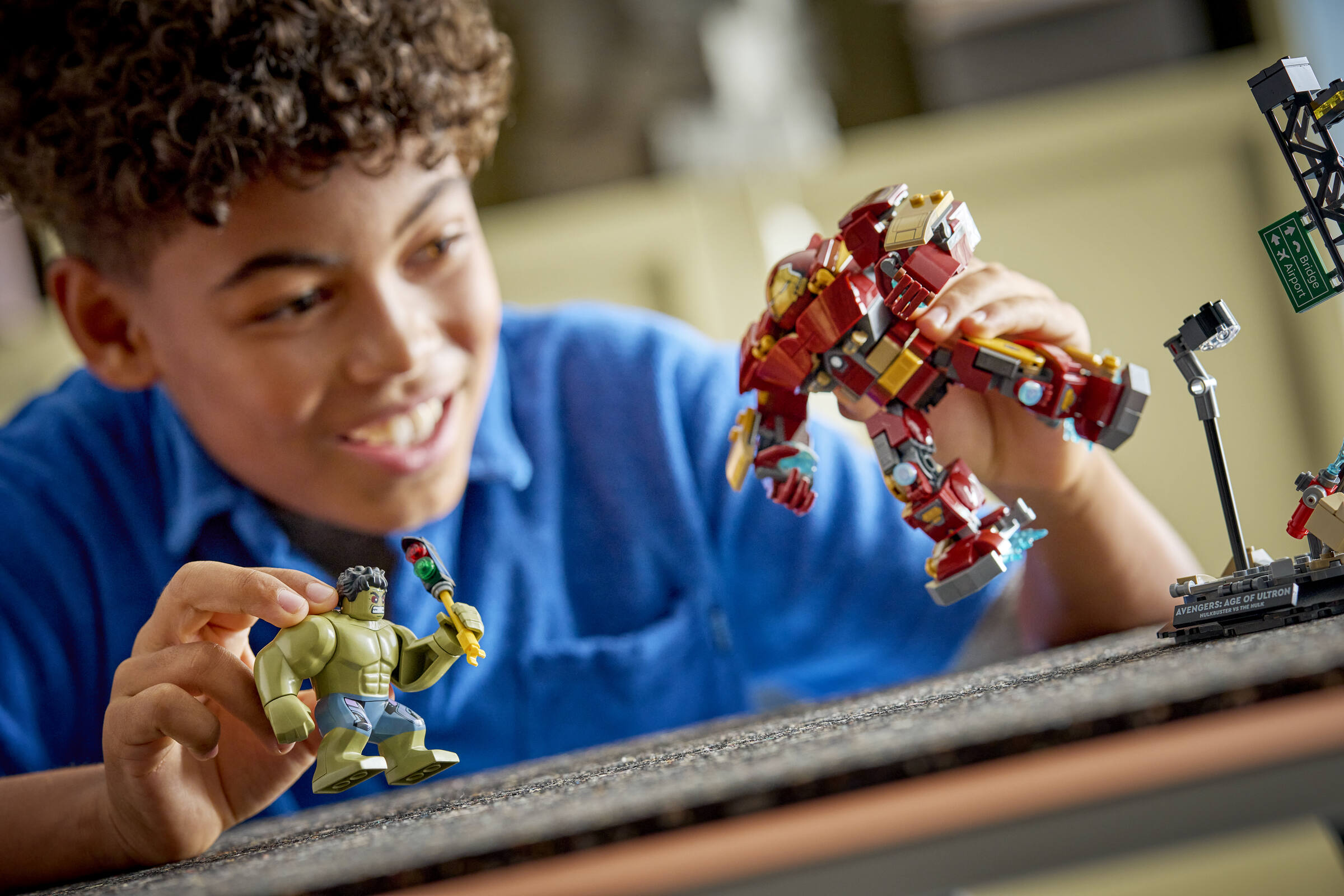LEGO Marvel Hulkbuster vs Hulk building set 413 pieces, UK version