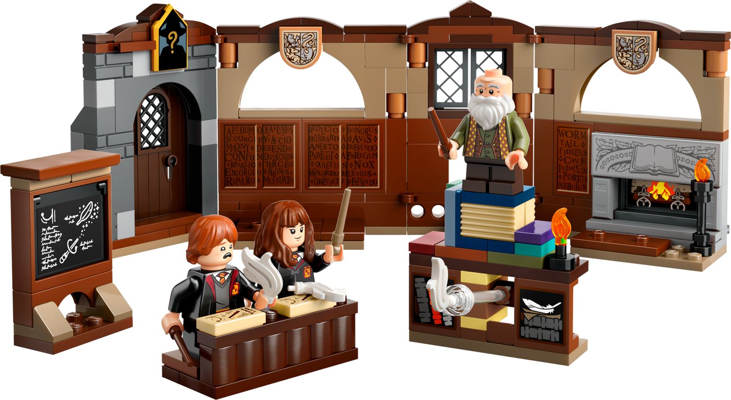 LEGO Hogwarts Castle Charms Class building set 204 pieces, UK version