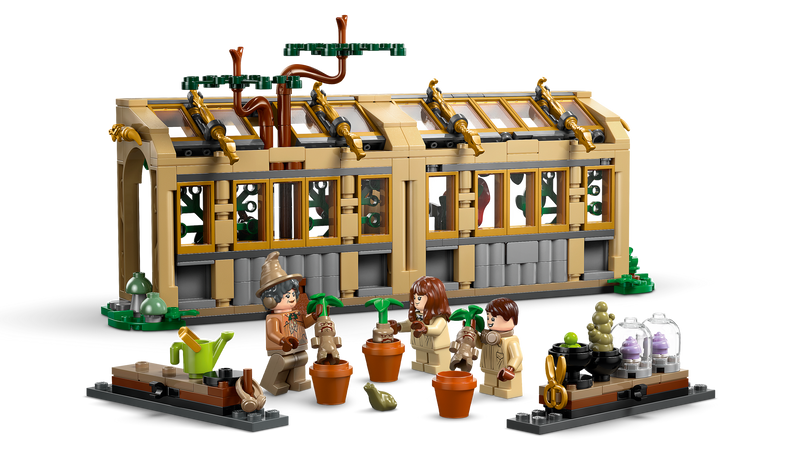 LEGO Hogwarts Herbology Class 390 piece set, UK version