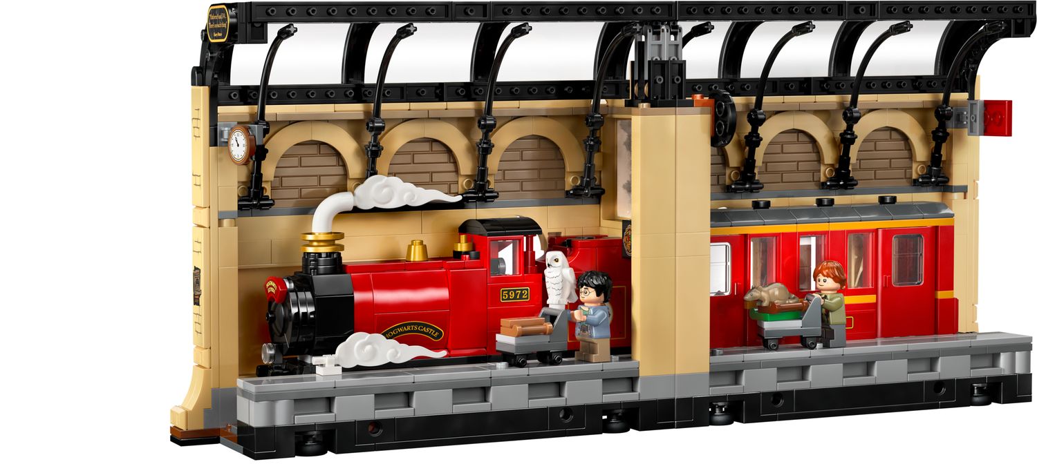 LEGO Harry Potter Book Nook Hogwarts Express - British product