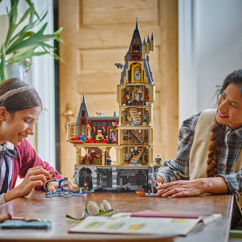 LEGO Hogwarts Castle Main Tower model 2135 pieces, UK version