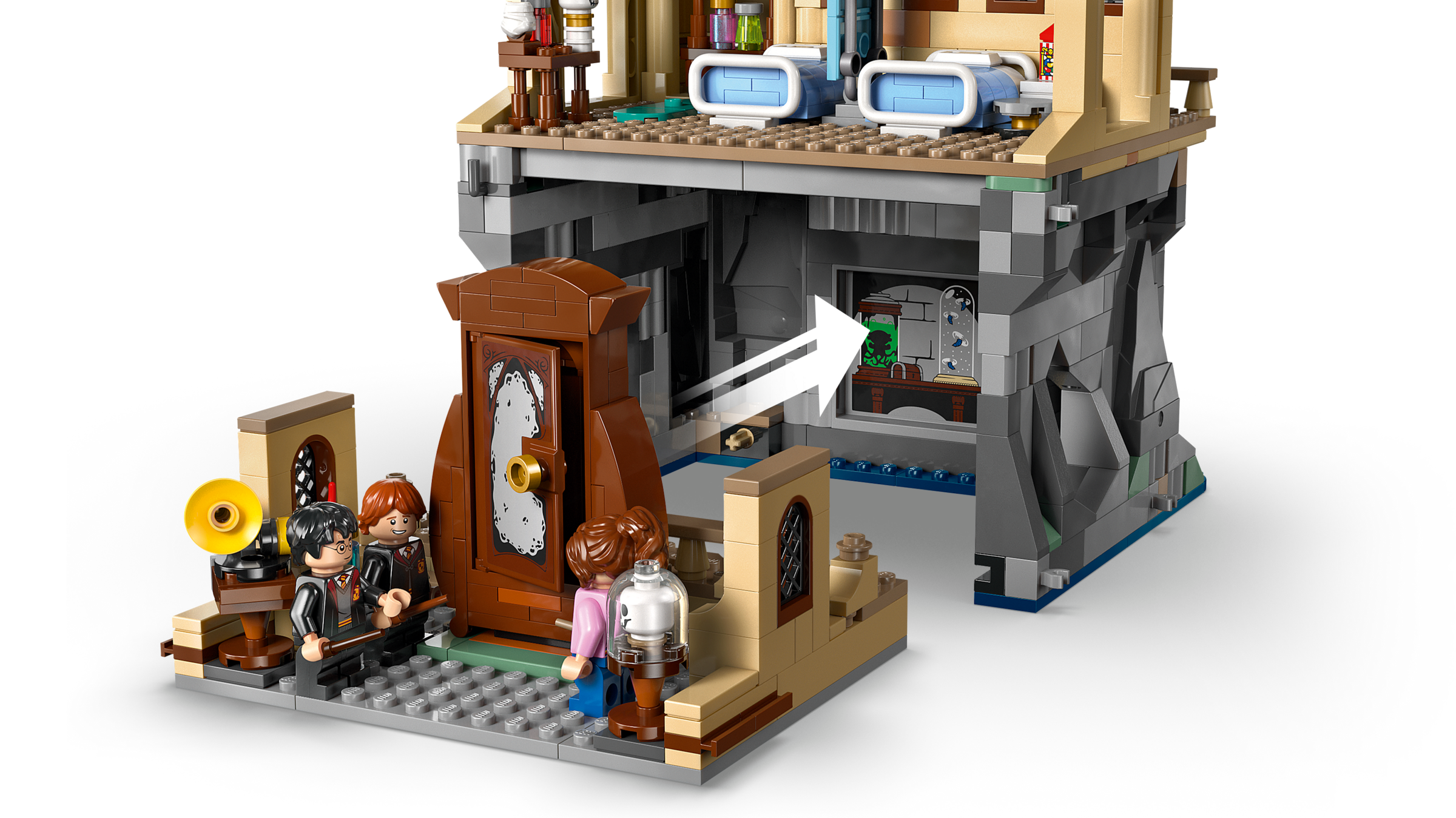 LEGO Hogwarts Hospital Wing building set 907 pieces - British product