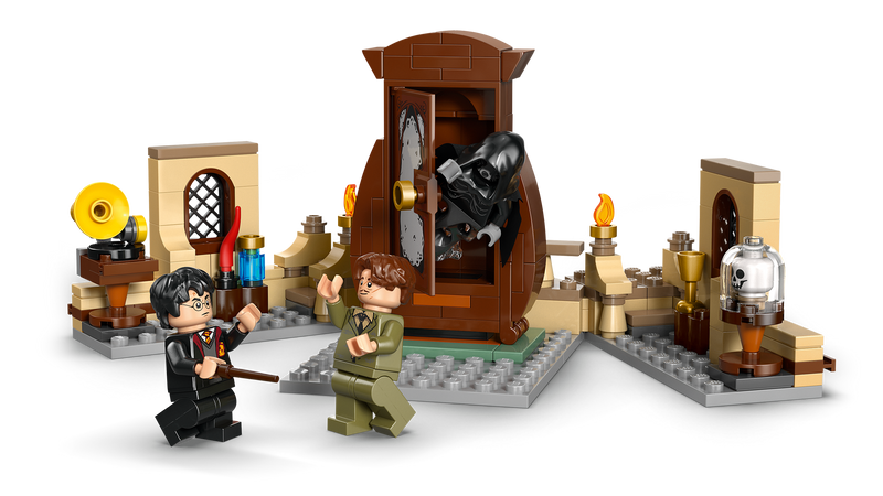 LEGO Hogwarts Hospital Wing building set 907 pieces - British product