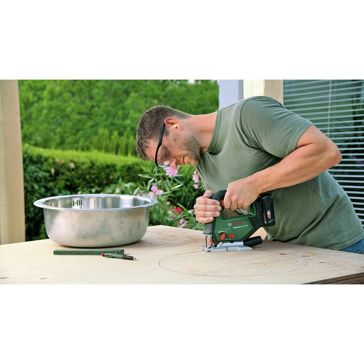 Bosch AdvancedSaw 18V-140 cordless jigsaw - British product