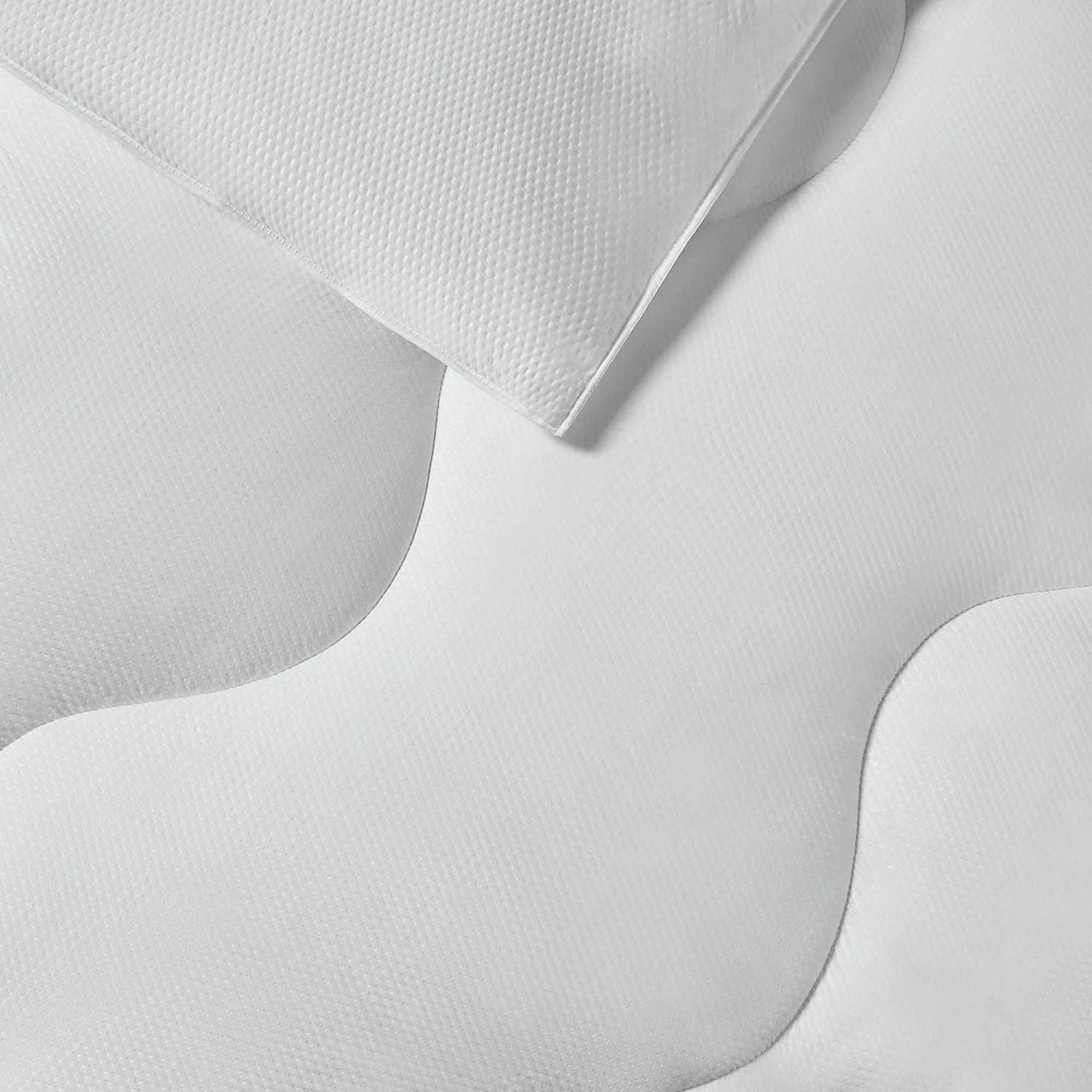 The Fine Bedding Company Breathe 13.5Tog Duvet Set-Superking