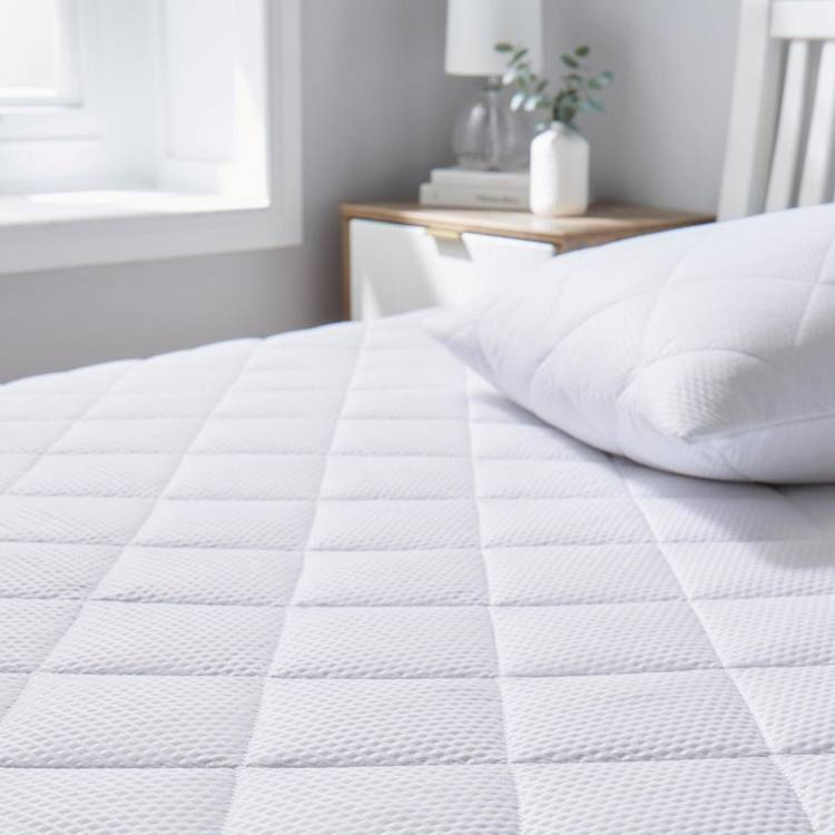 The Fine Bedding Company Breathe mattress protector single size, UK version