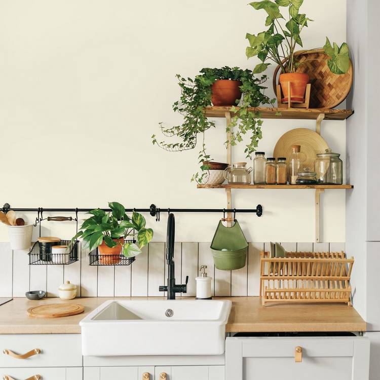 Johnstone's Kitchen Matt Paint Antique Cream 2.5L British brand