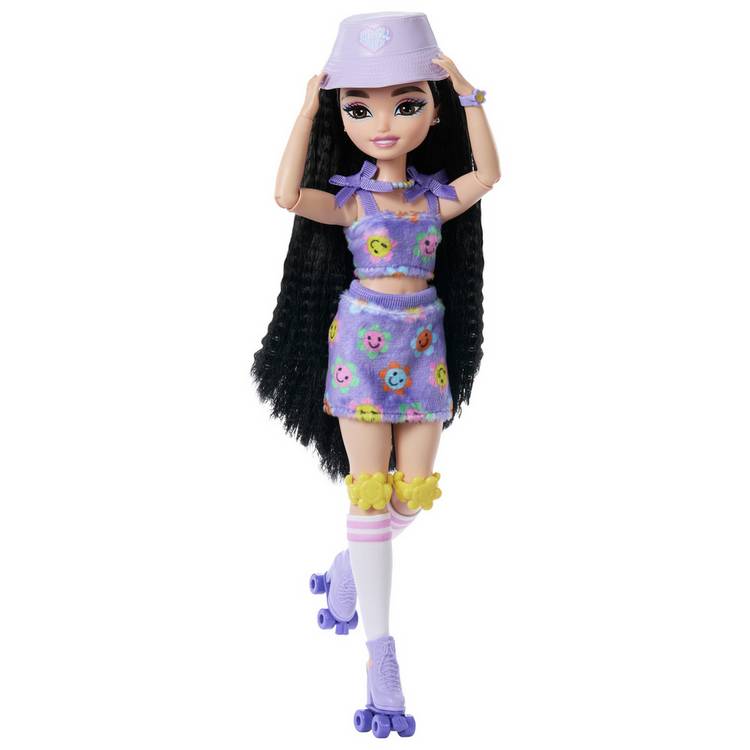 Barbie Dream Besties Renee roller skating doll 32cm (British brand)