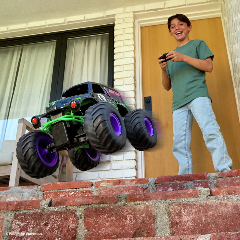 Monster Jam Grave Digger RC truck 1:15 scale remote control - British product