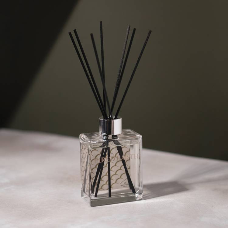 Fired Earth reed diffuser White Tea & Pomegranate 180ml - British product