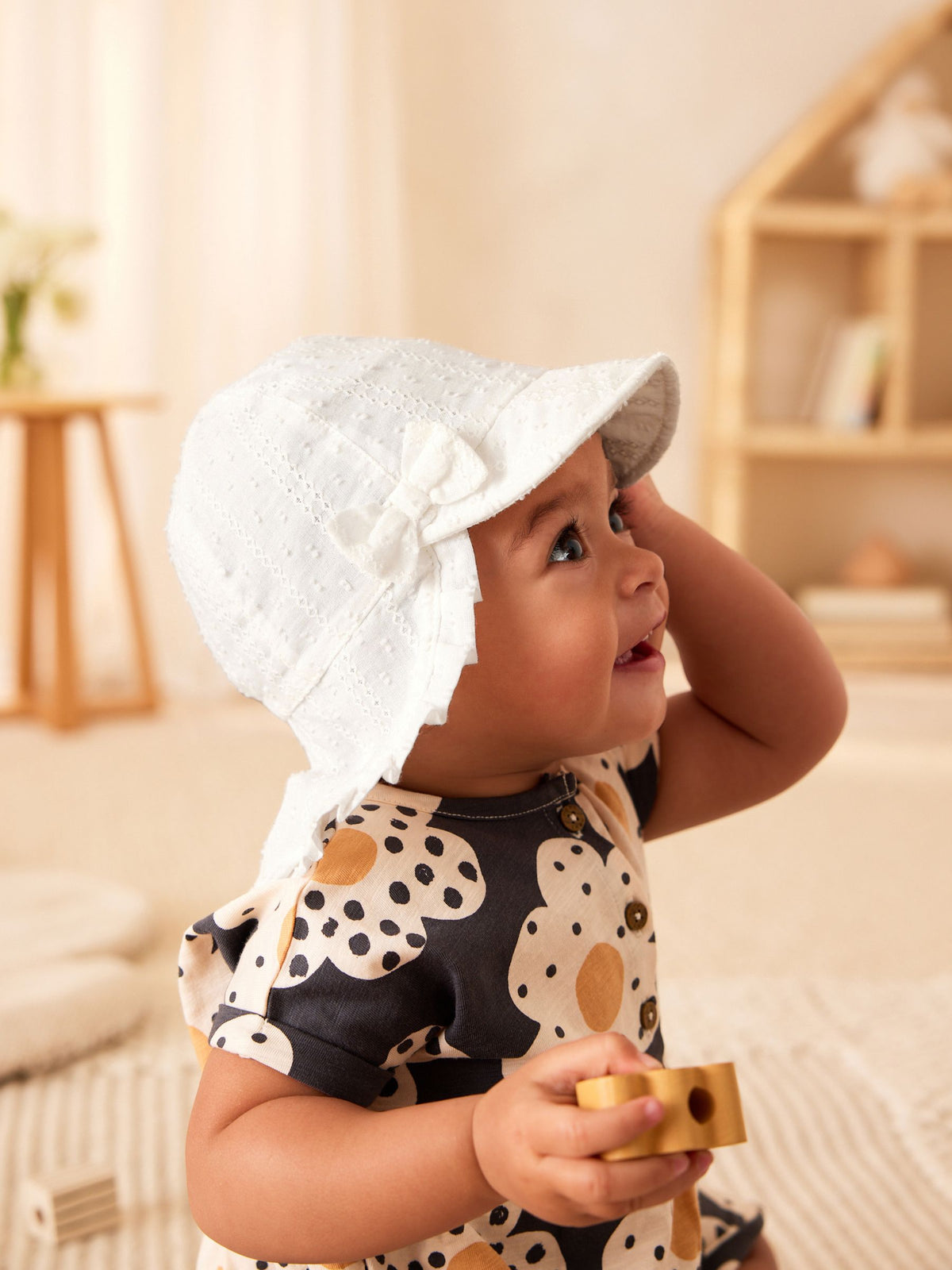 White legionnaire baby hat, UK version