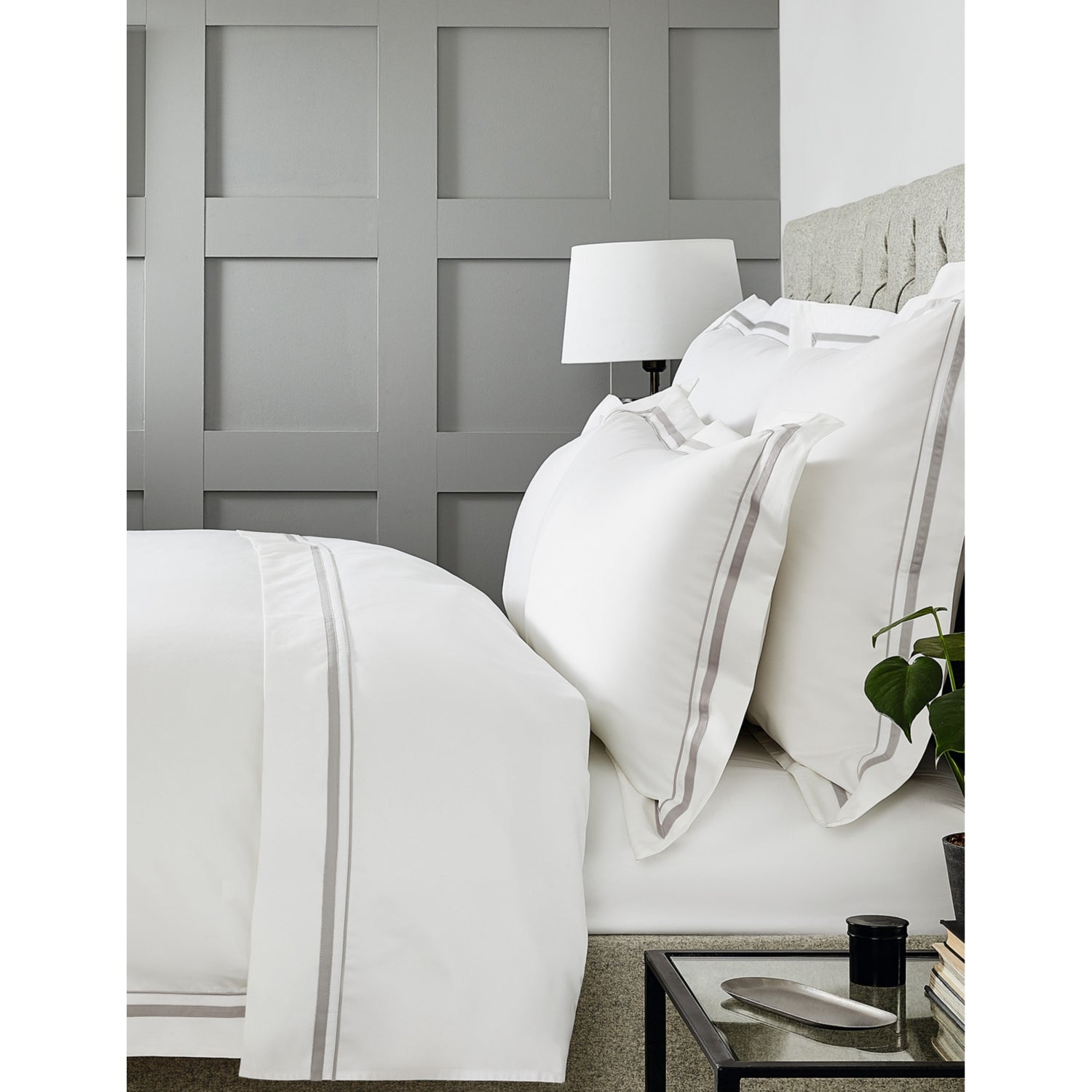 The White Company Cavendish emperor flat sheet 320x290cm - British product