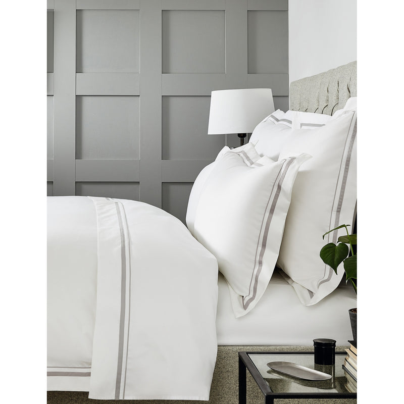 The White Company Cavendish emperor flat sheet 320x290cm - British product