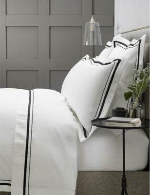The White Company Cavendish Classic standard pillowcase (British brand)