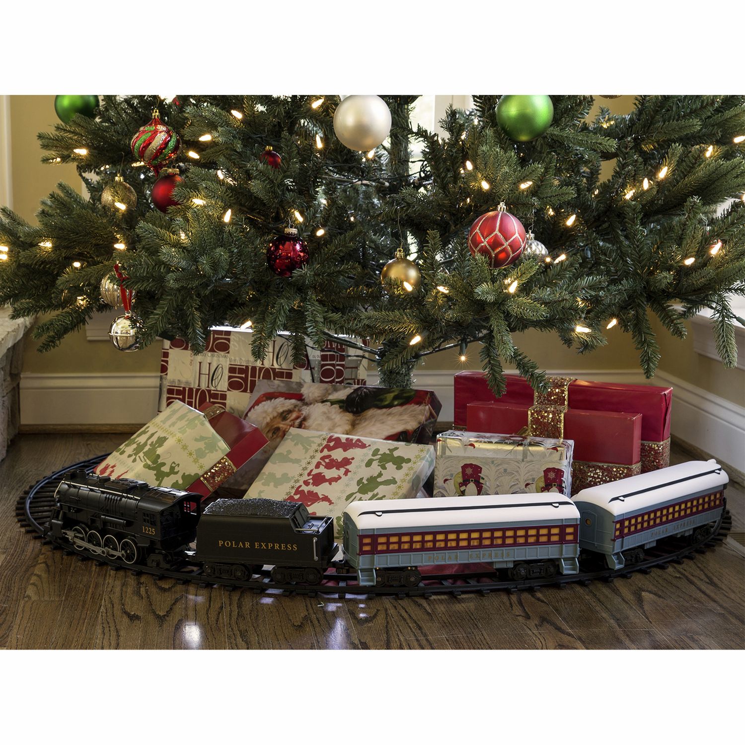 Lionel Polar Express train set 28 pieces, imported from the UK