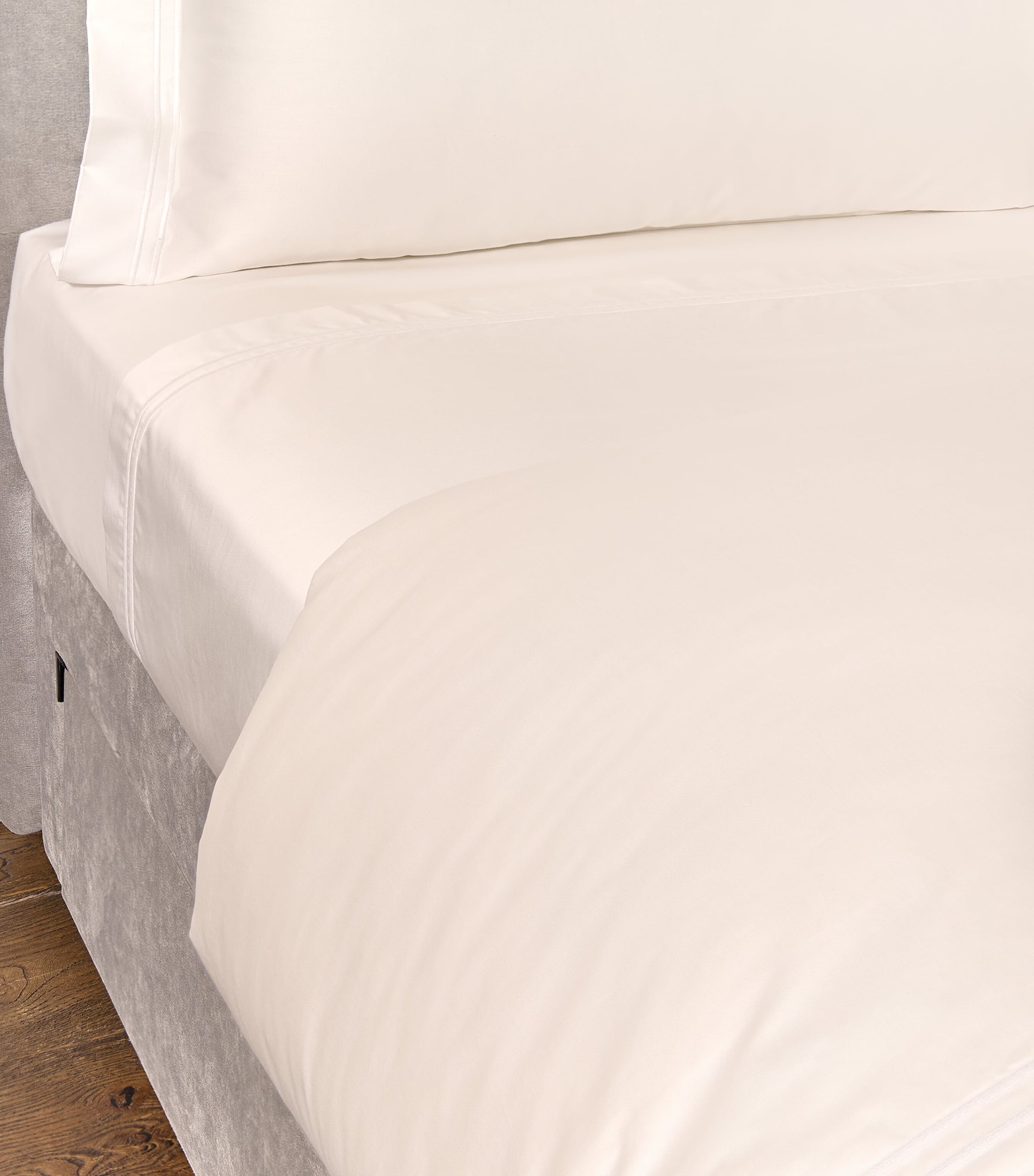 Harrods of London Oxford pillowcase pair 50cm x 75cm, UK version