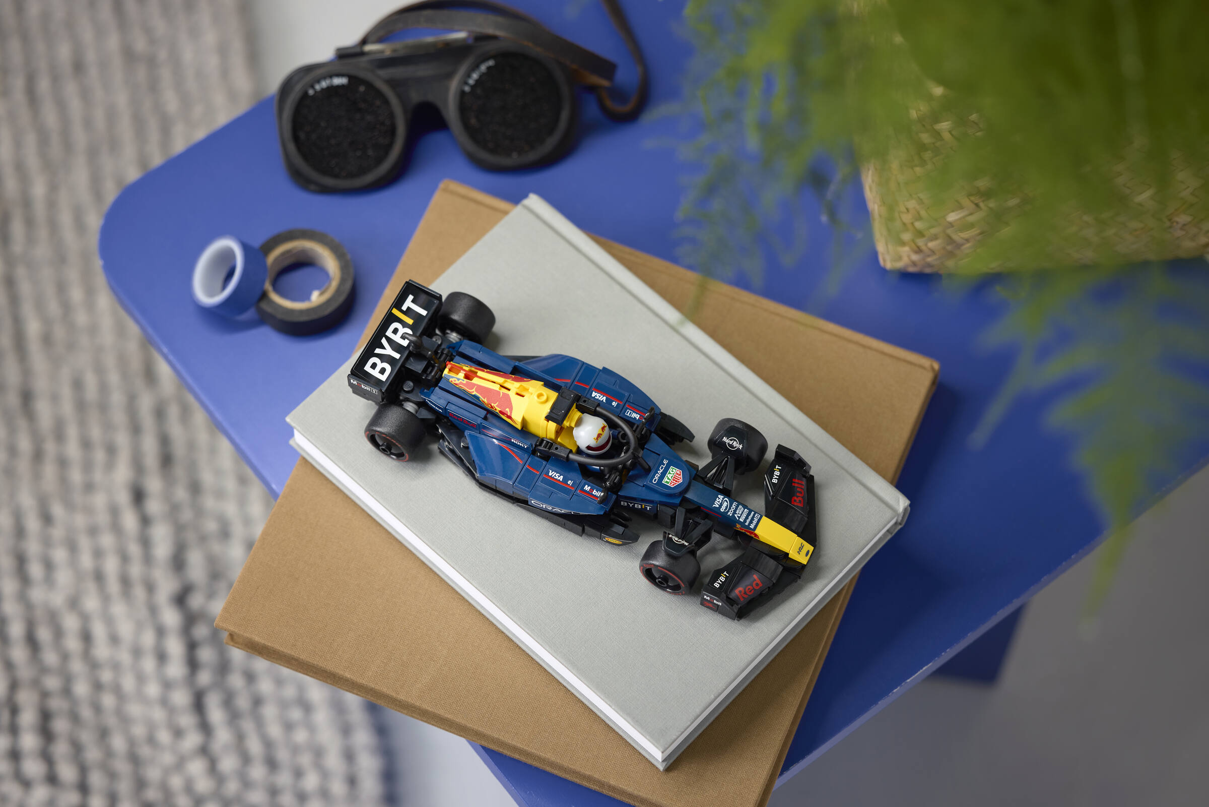LEGO Oracle Red Bull F1 Model 251 Pieces, imported from the UK