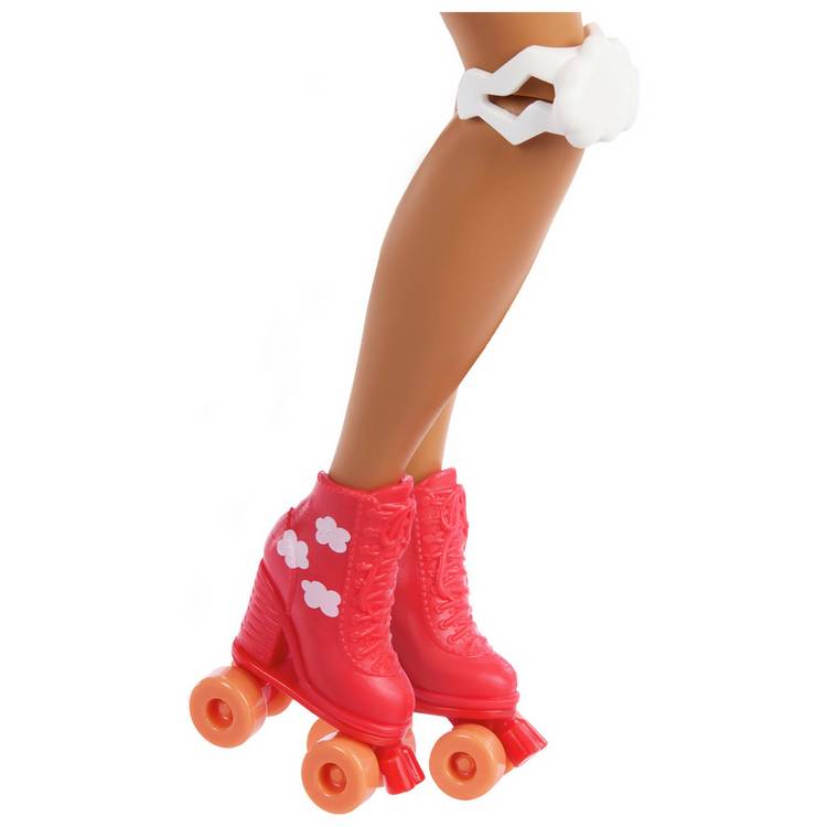 Barbie Dream Besties Teresa roller skating fashion doll 32cm (British brand)