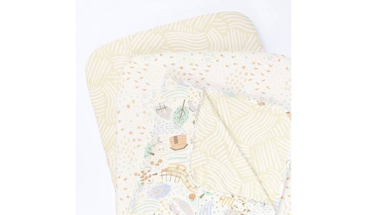 Tutti Bambini crib starter set with fitted sheets and coverlet, UK version