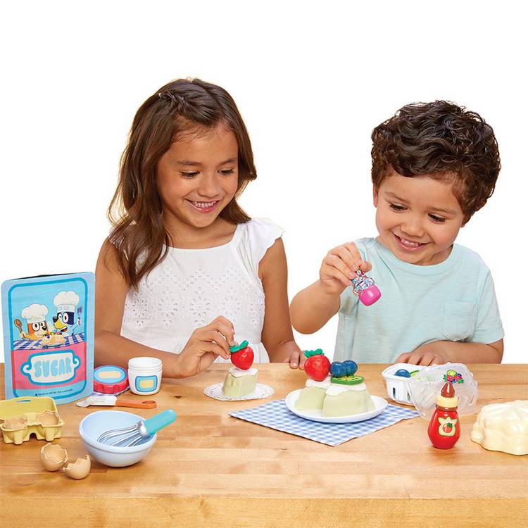 Little Tikes Bluey Pavlova cake kit - British product