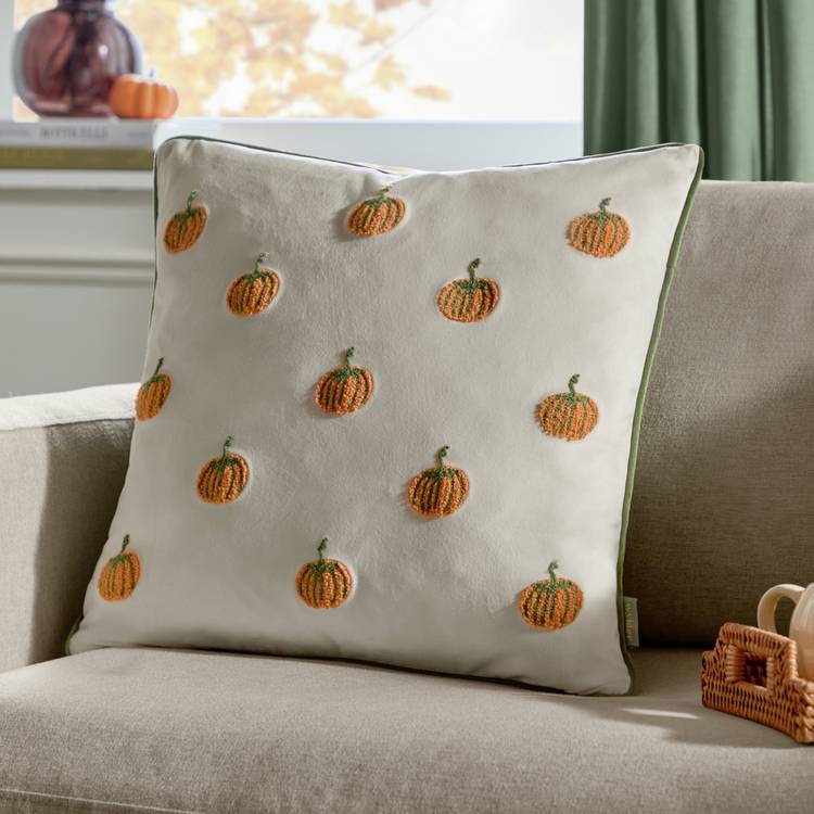Wylder Pumpkin Spice cushion white 45x45cm, imported from the UK