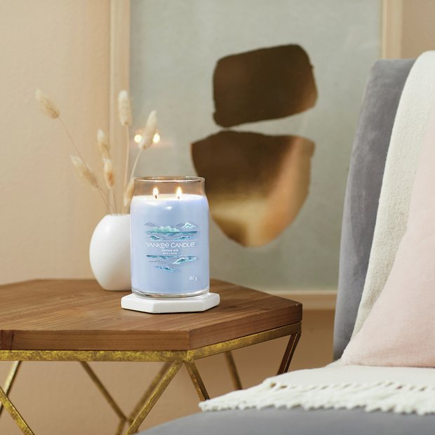 Yankee large scented candle Ocean Air (British brand)