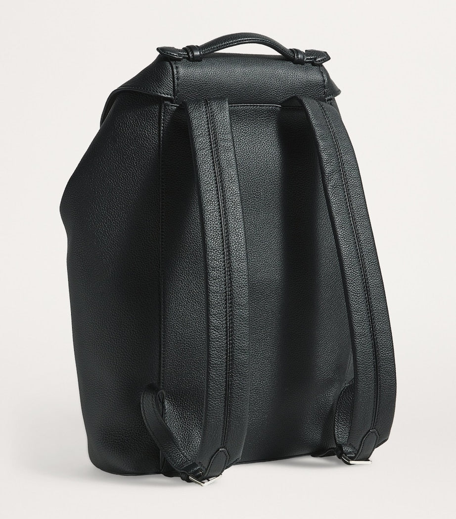 Scratch-Resistant Grained Leather Backpack with Buckle Fastening